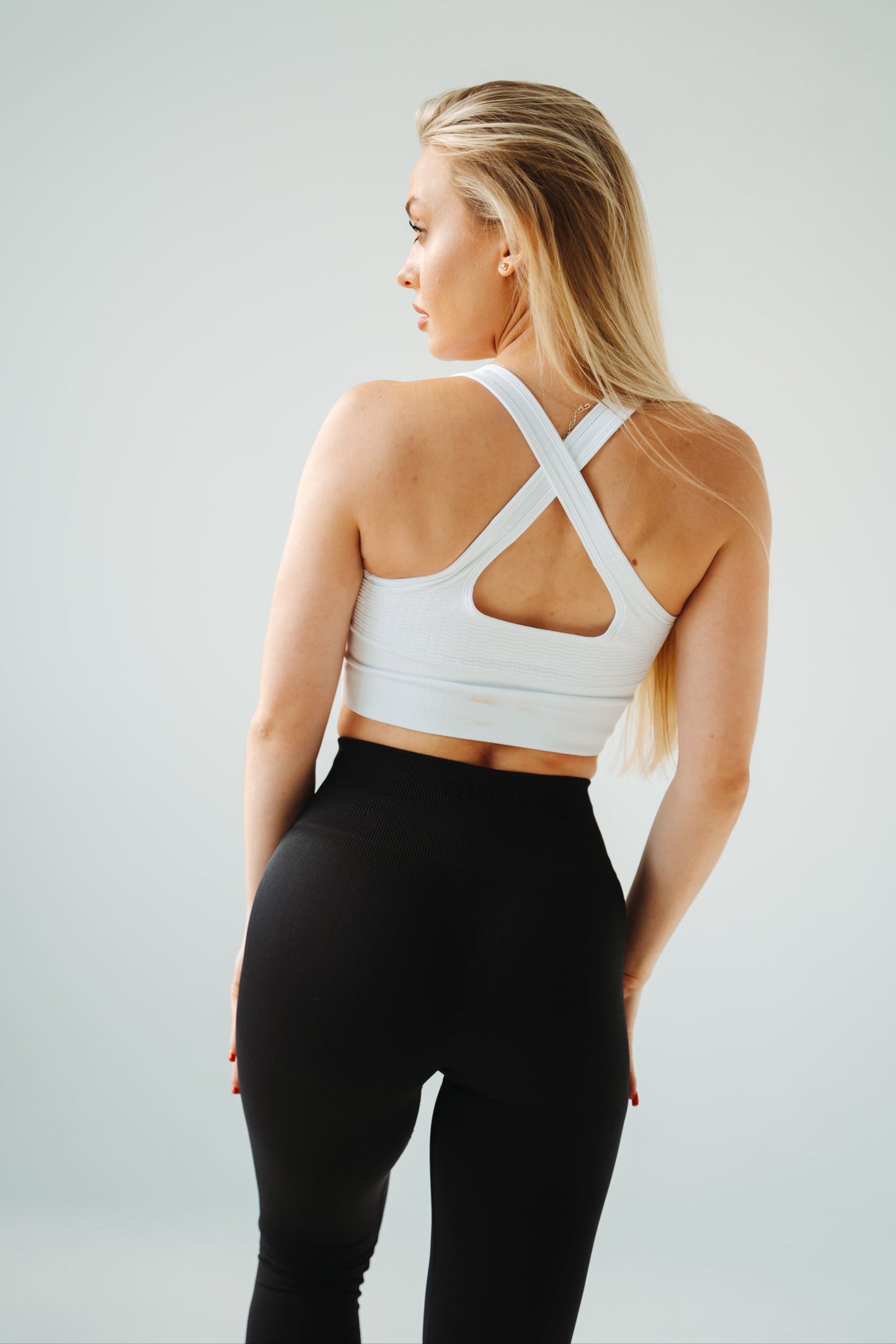 Top bezszwowy AMBITION White